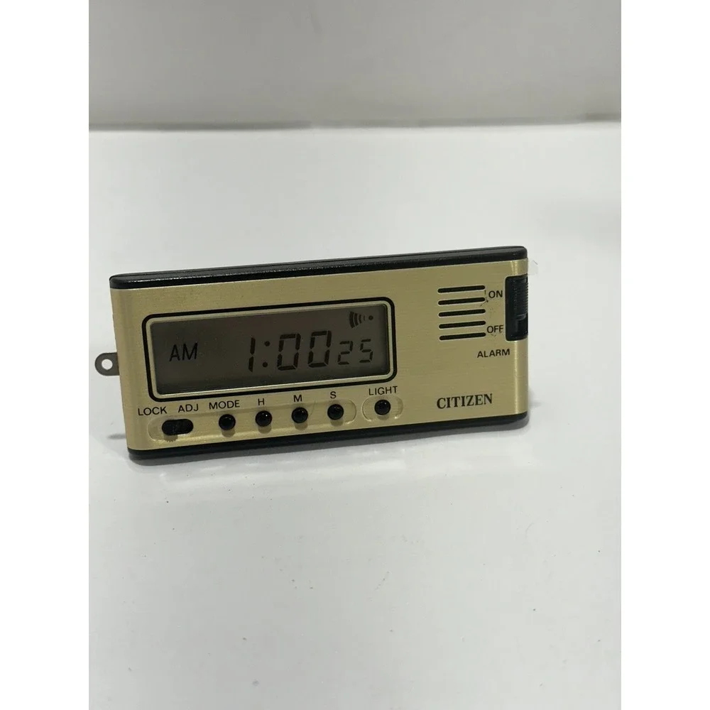 CITIZEN TRAVEL ALARM‎ CLOCK Golden Color vintage Made in Japan NO8RD005